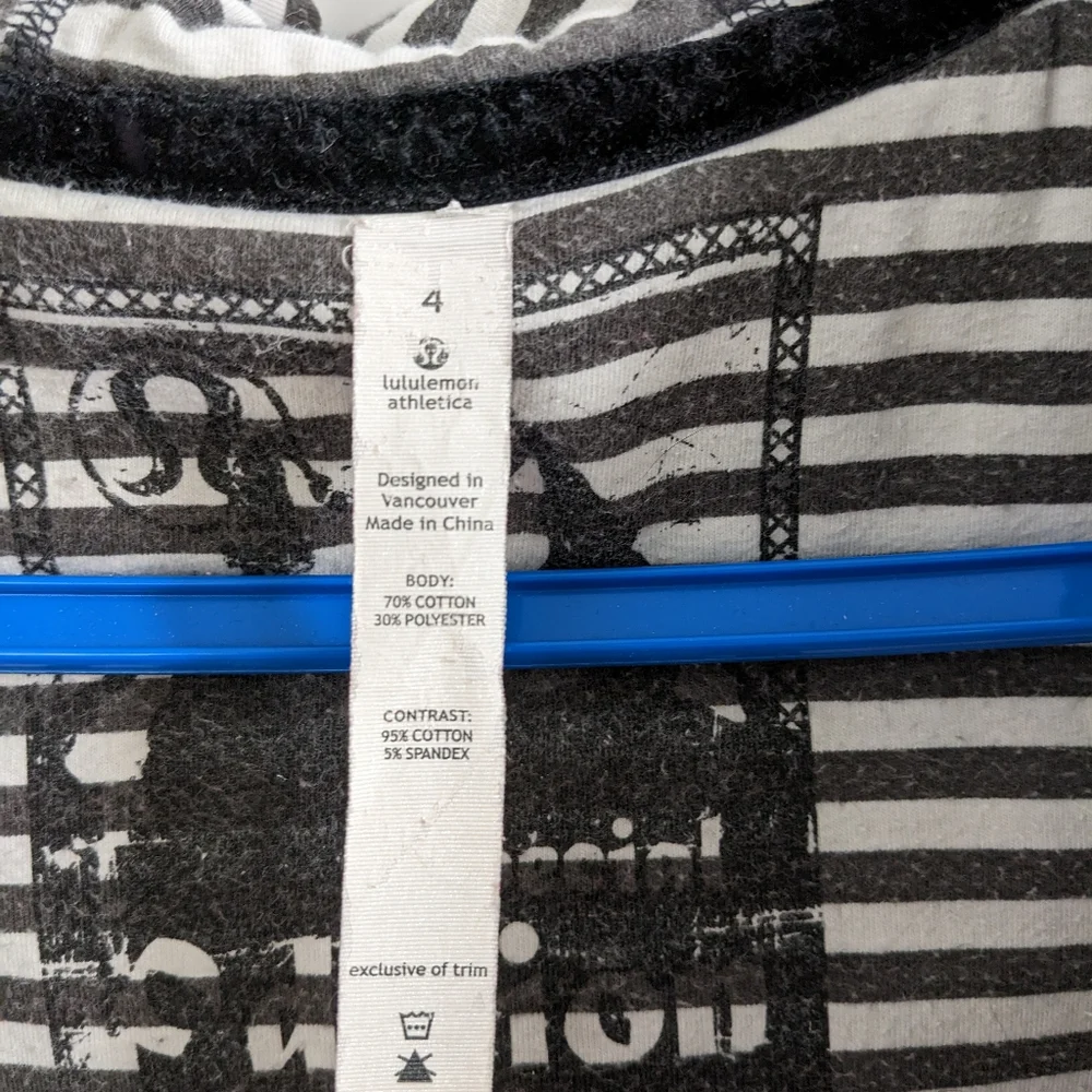 Good used condition Lululemon Scuba hoodie - Picture 3 of 5